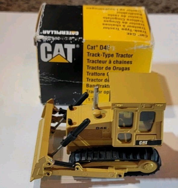 NGZ 1:50 Diecast Cat Caterpillar D4E Tracked Tractor Bulldozer Kettendozer #205