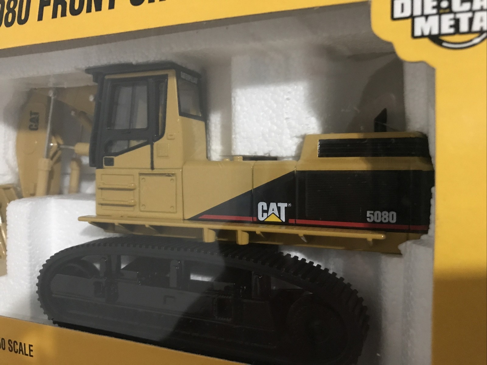1997 Ertl #2676 1:50 Scale CAT 5080 Front Shovel Die Cast Model Toy In The Box