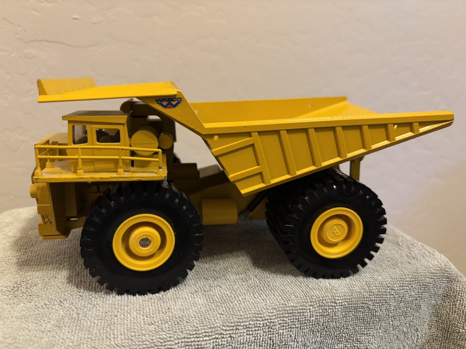 Conrad WABCO HaulPak Diecast Dump Truck Number #272 Scale 1:50 Made West Germany