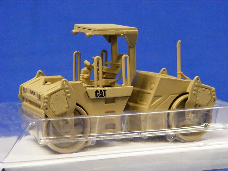 Norscot 55255 Caterpillar CB534D Roller Military Tan 1/50 Die-cast MIB
