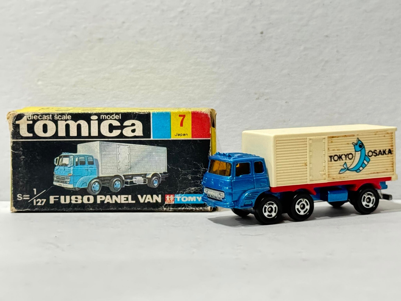 Tomica Black Box Mitsubishi Fuso Panel Van Made in Japan No. 7 Tokyo Osaka