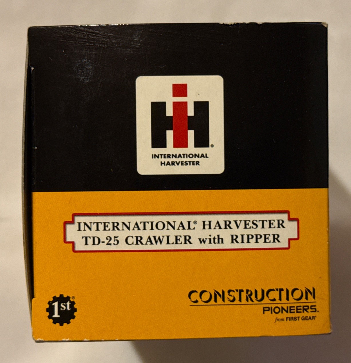 2007 First Gear International Harvester TD-25 Crawler with Ripper 1/87 Scale New
