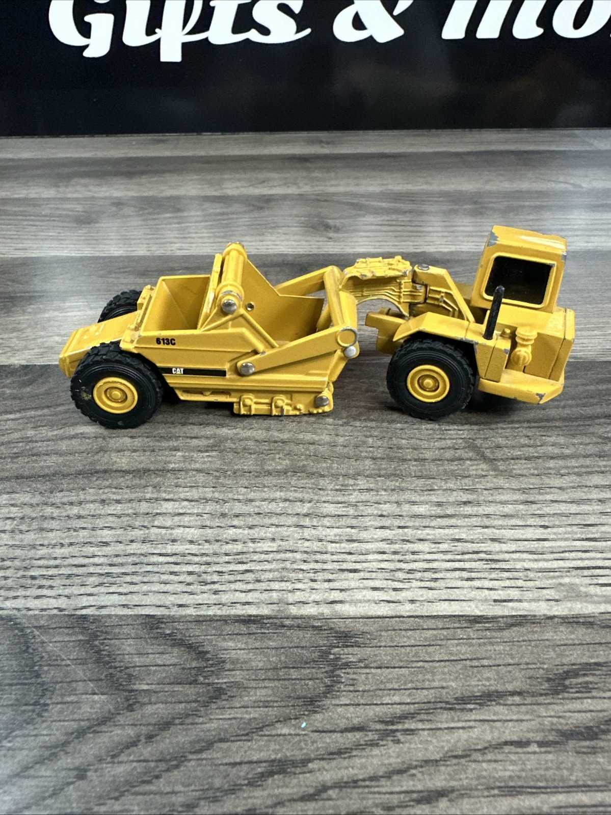 ERTL DIE CAST CAT Caterpillar 613C Wheel Tractor Elevating Scraper 1/64 Scale