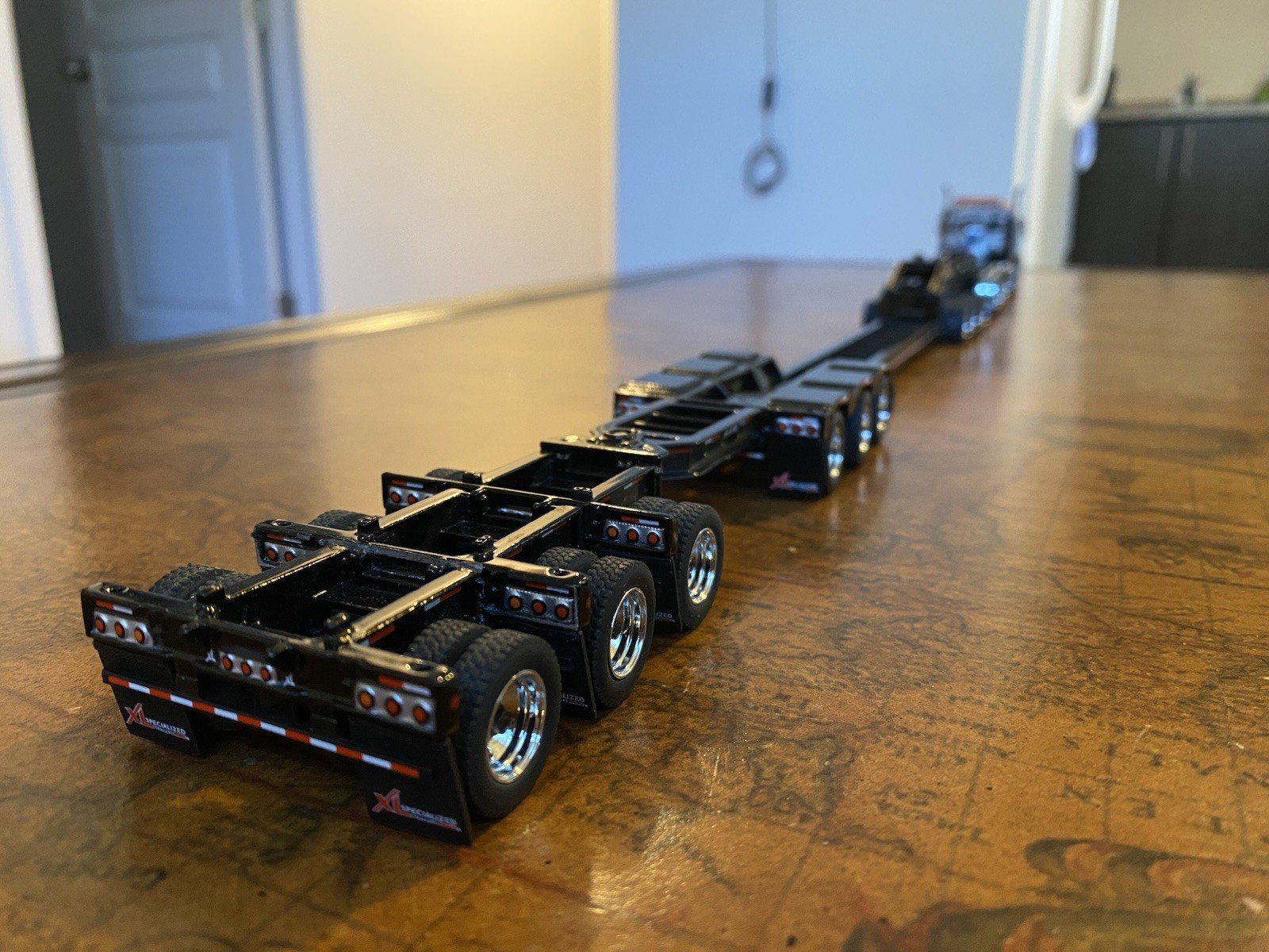 Black Custom Peterbilt Bunk 379 Custom Black Beam Dm 3x3x3 Trailer 1/50