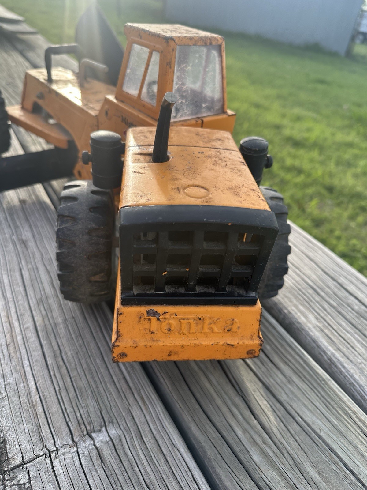 Vintage 1970s Mighty Tonka Road Grader Diesel XMB-975 Orange Pressed Steel NICE