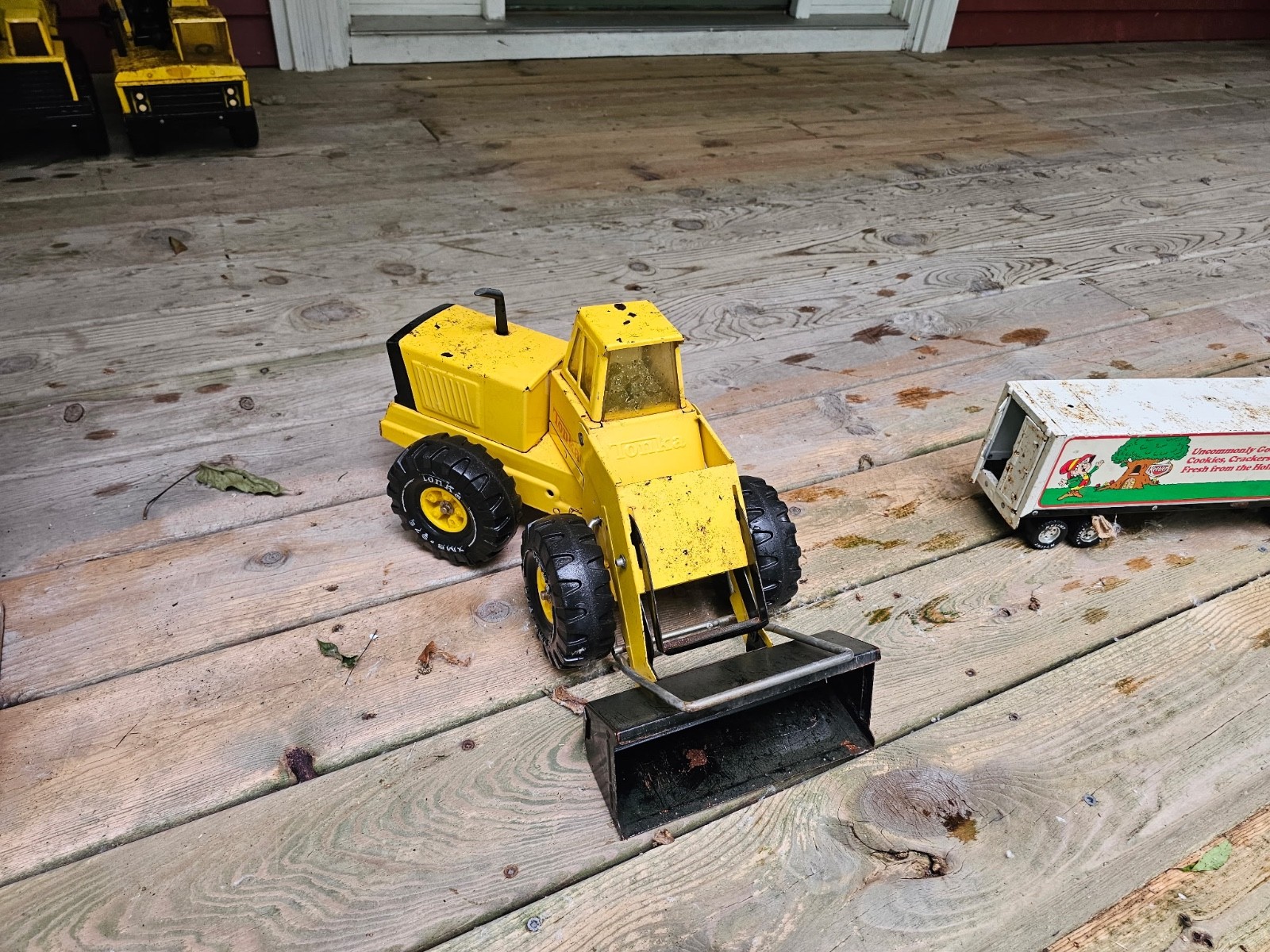 1970s Vintage Mighty TONKA Front End Loader XMB-975 Pressed Steel
