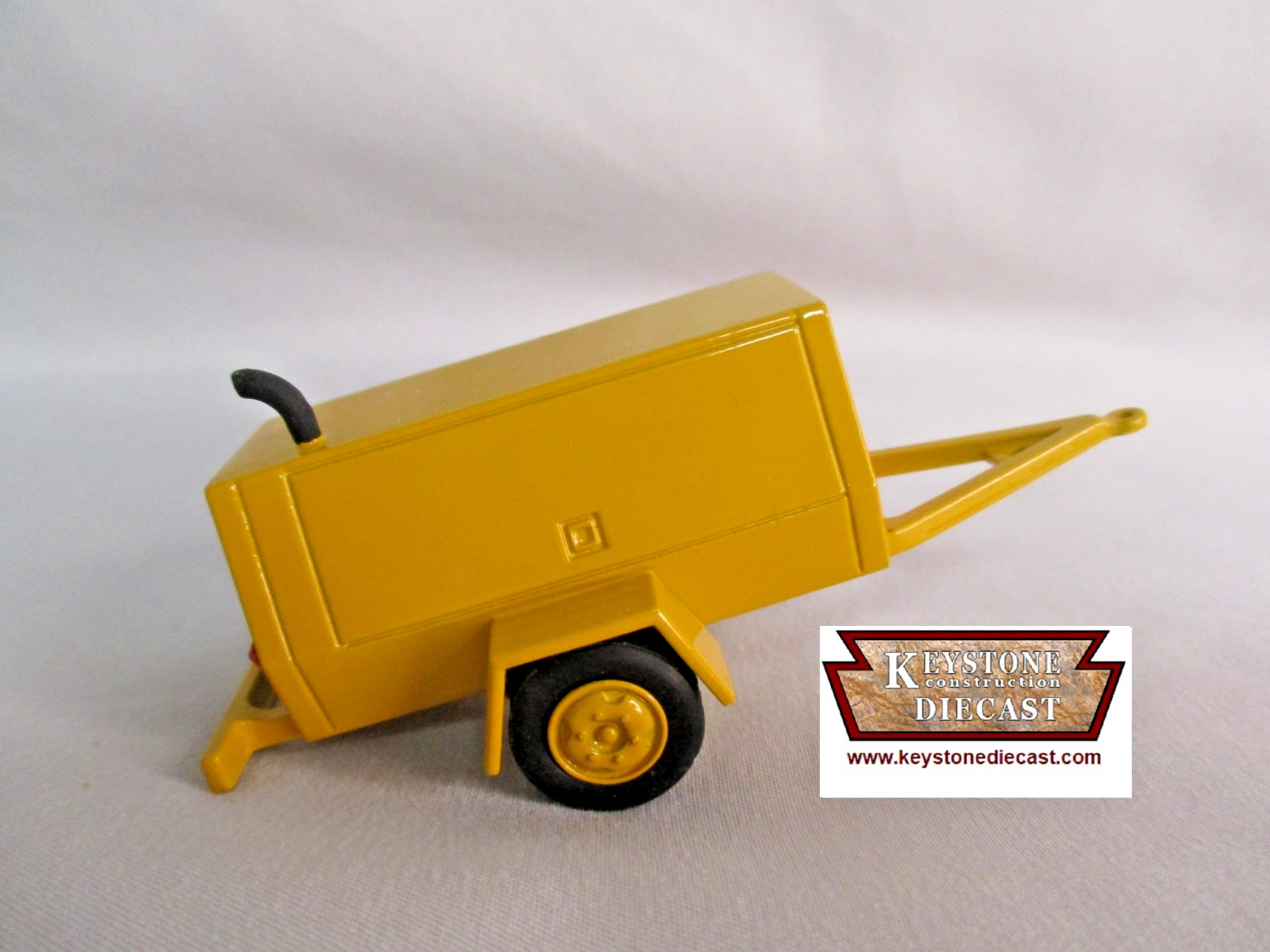 }MBM Model Portable Tow Air Compressor – yellow – 3D 1/48-1/50 scale (031-Y)