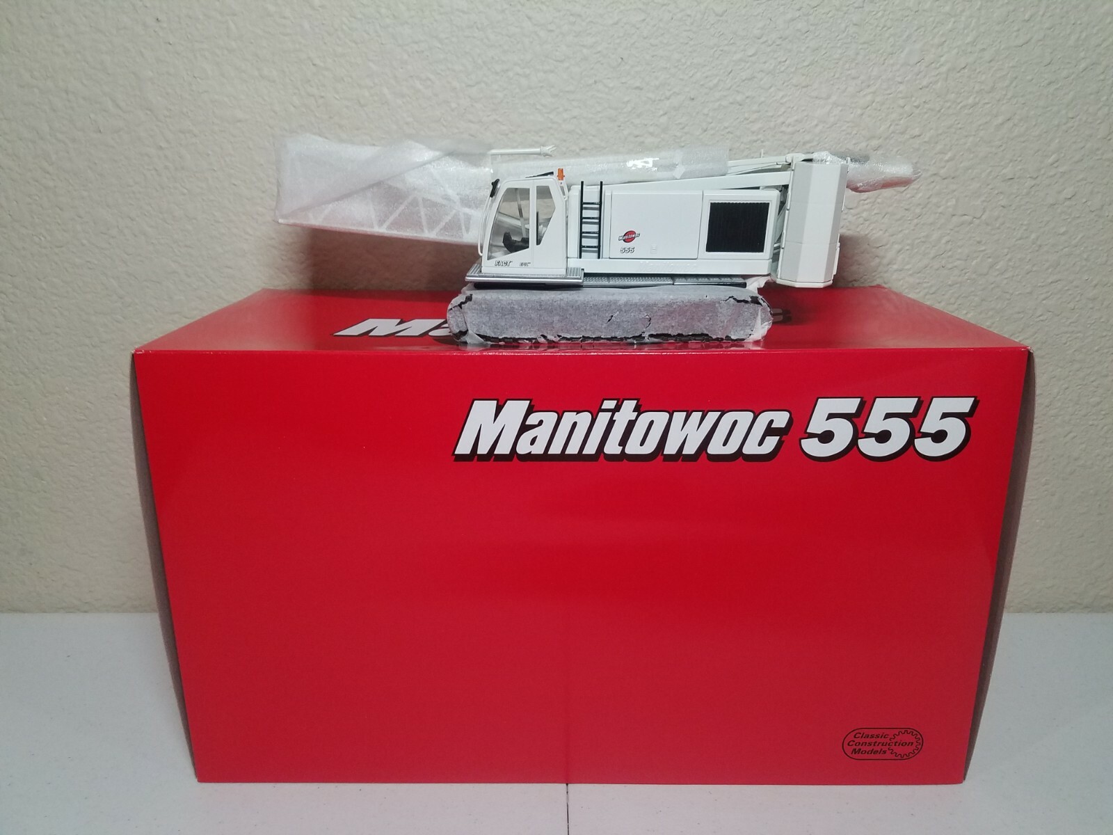 Manitowoc 555 Boom Crawler Crane – White – CCM 1:50 Scale Diecast Model New