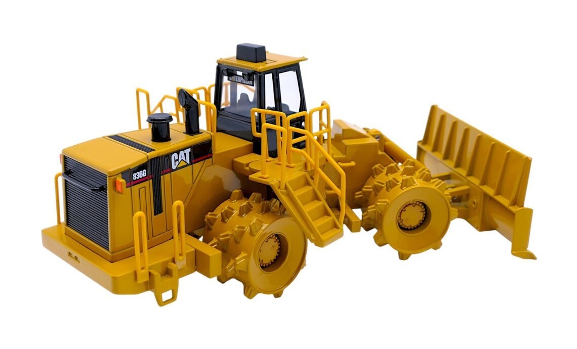 Norscot 55074 Caterpillar 836G Landfill Compactor 1/50 Die-cast LN
