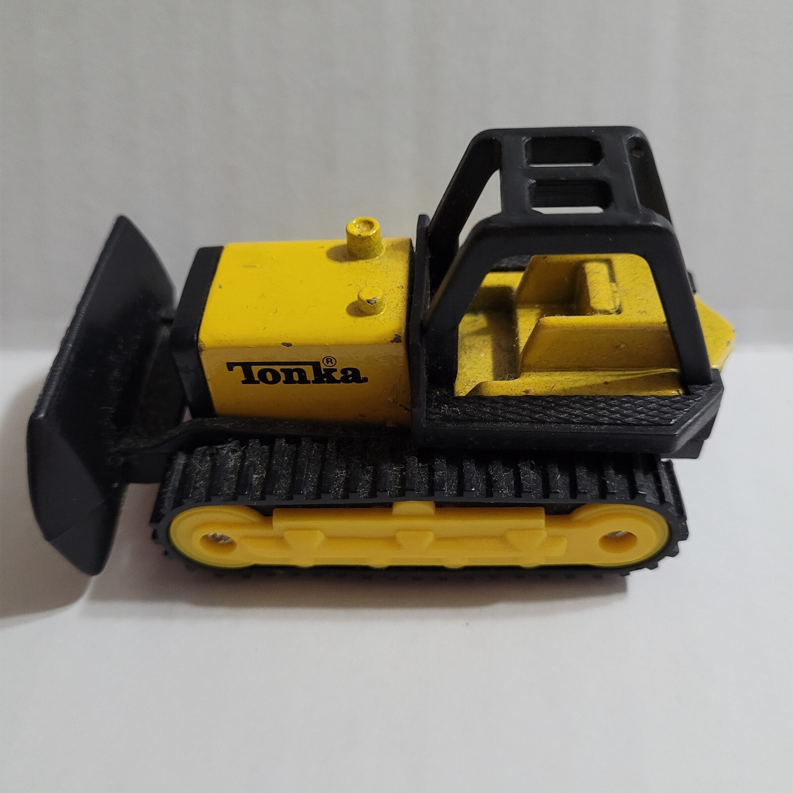 TONKA Construction Bulldozers & Front End Loader (Lot of 3) 1:64 Scale Diecast