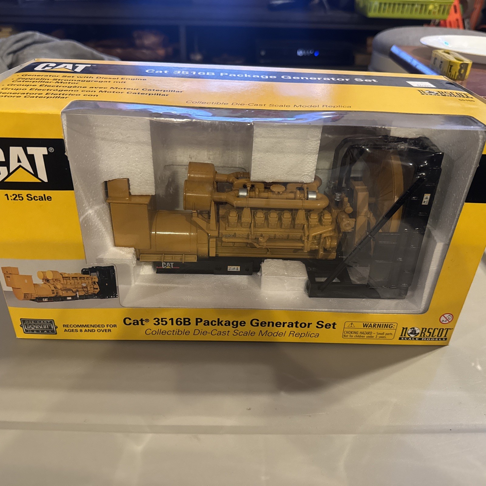 Norscot 55100 Die Cast Cat 3516B Generator Set 1:25 Scale