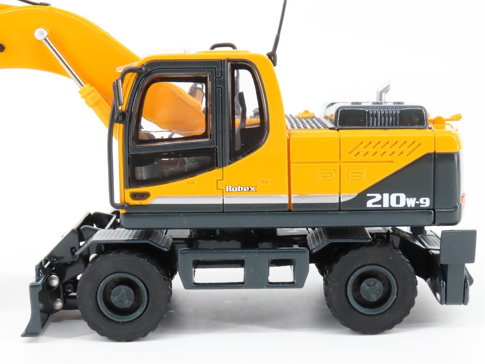 Hyundai Robex 210W-9 Wheeled Excavator – China 1:40 Scale Diecast Model New