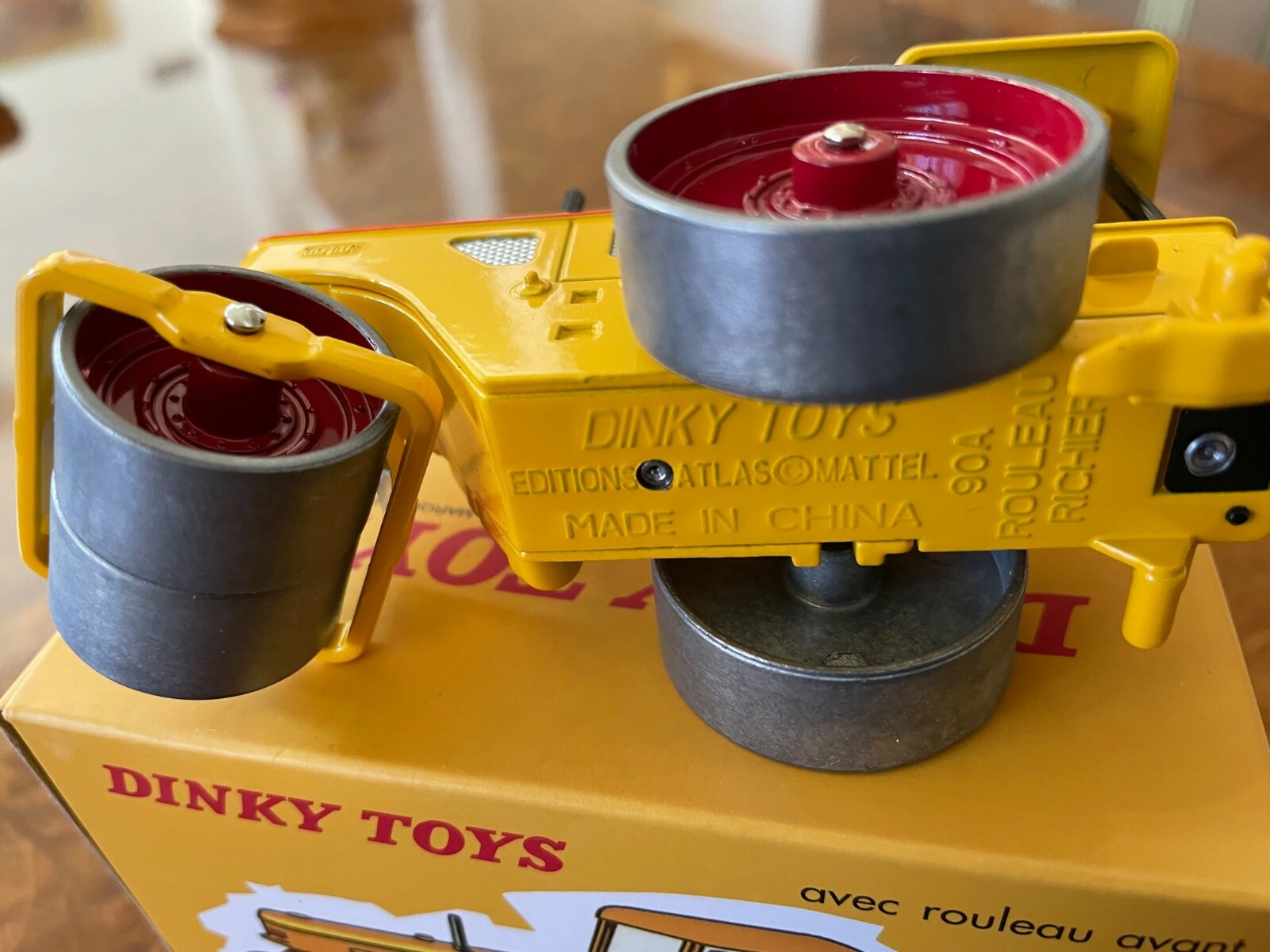 Dinky Toys | 1:50 | Richier Vintage Soil Compactor w/ Operator Fig. | No. 830