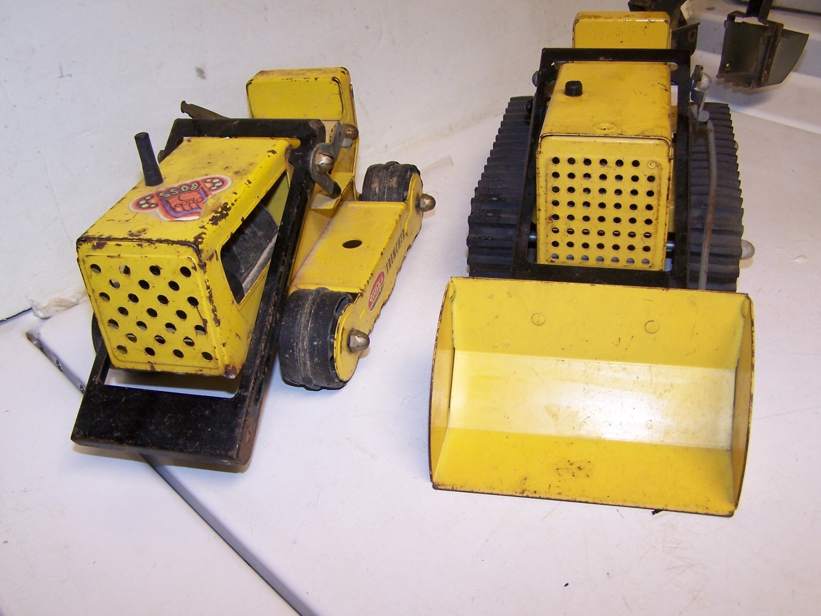 2 Vintage 1960s Tonka Trencher Backhoe Bulldozers TRACK LOADER