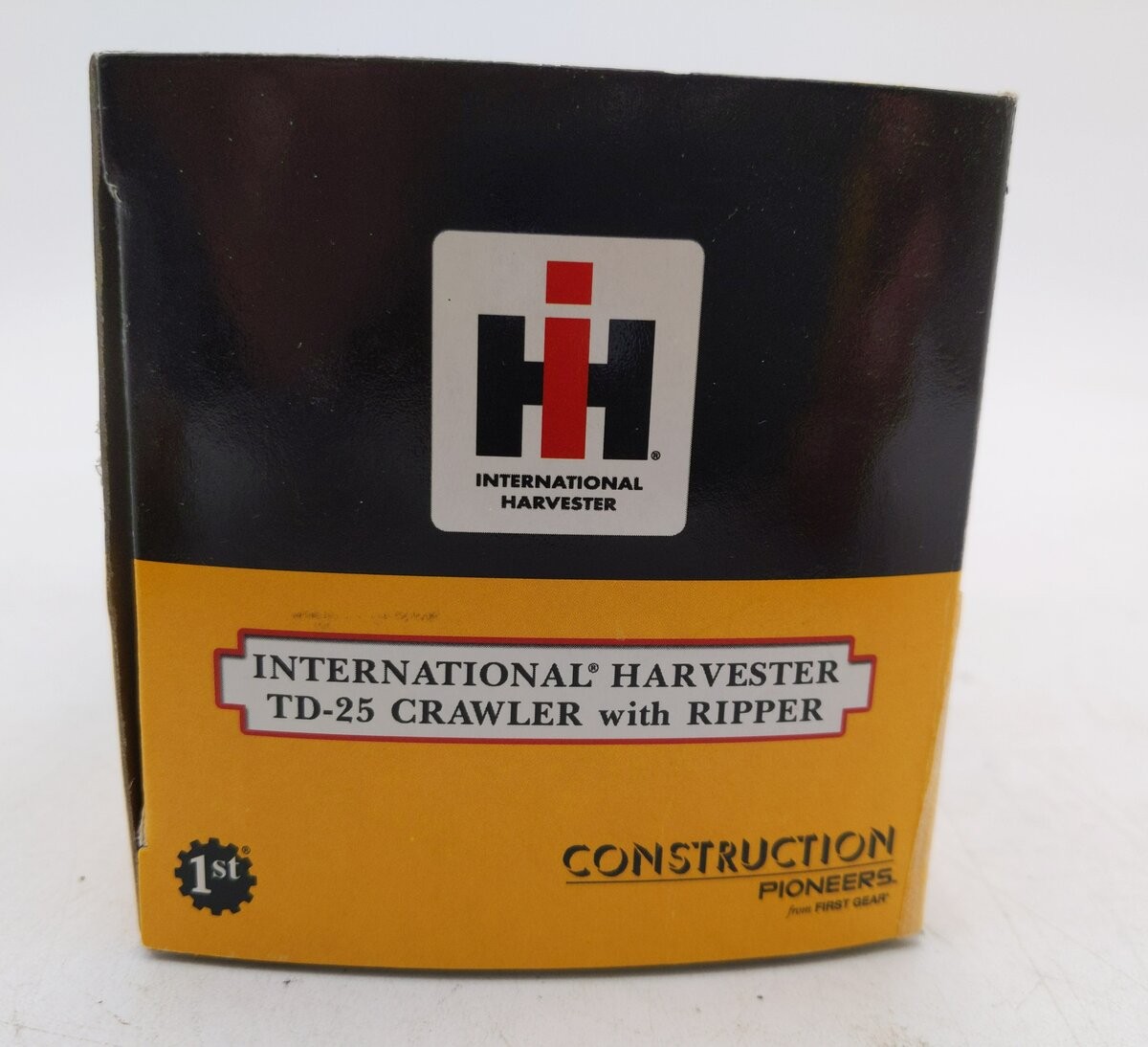 International Harvester TD-25 Die-Cast 1:87 Scale Diesel Crawler w/ Weathered