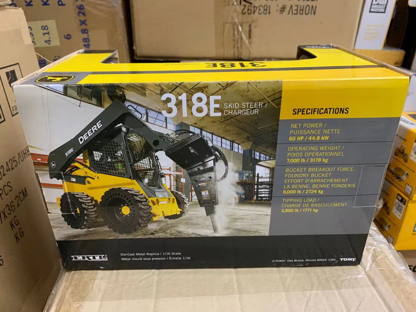 ERTL 1/16 Scale JOHN DEERE 318E SKID STEER LOADER Diecast Model Toy Gift NIB