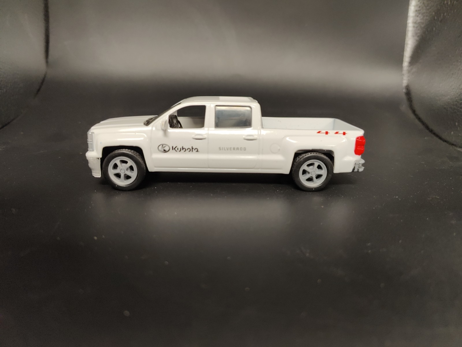 NewRay 2014 Chevrolet Pick Up Truck
