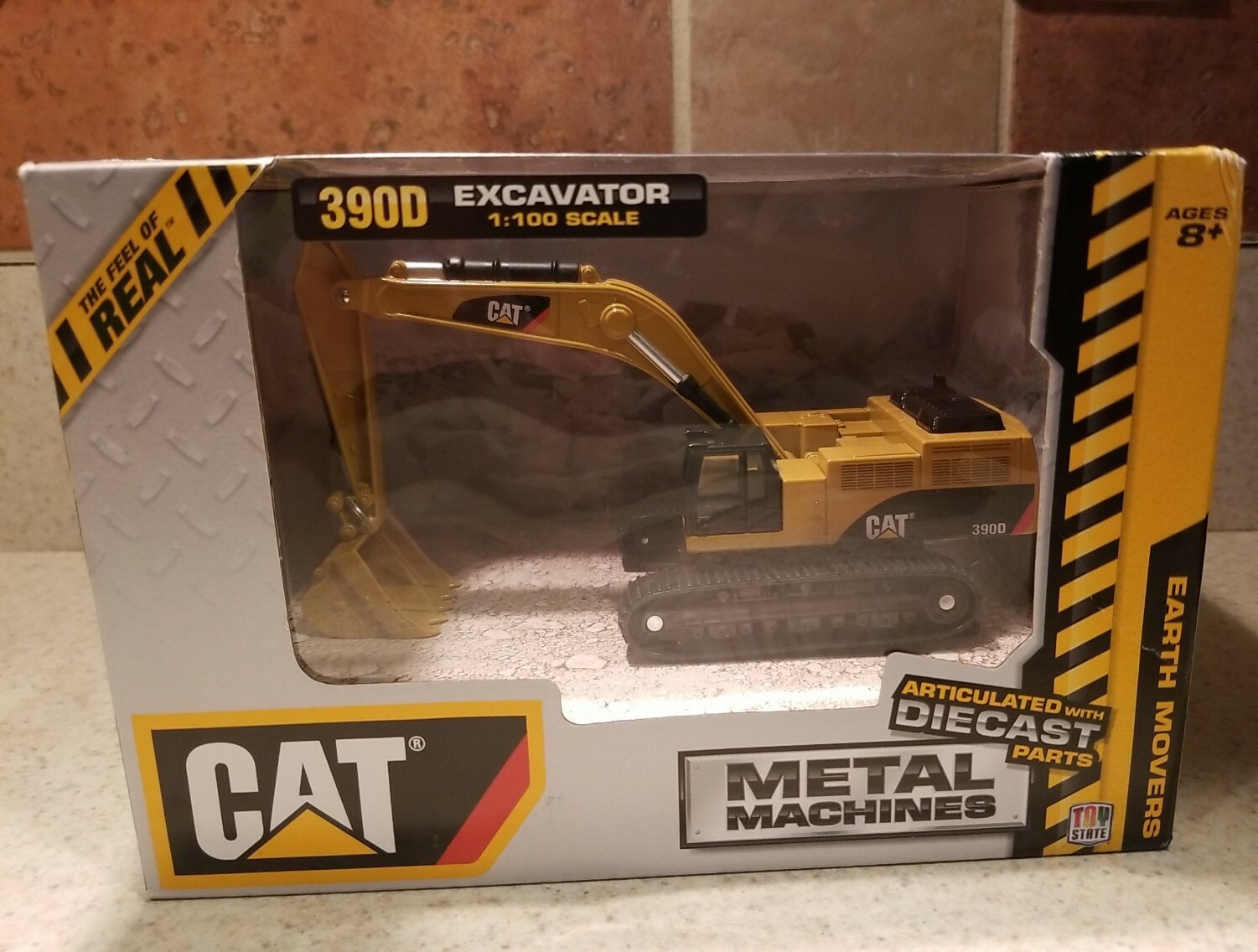 Toy State Metal Machines Diecast CAT 390D Excavator 1/100 Scale NIB