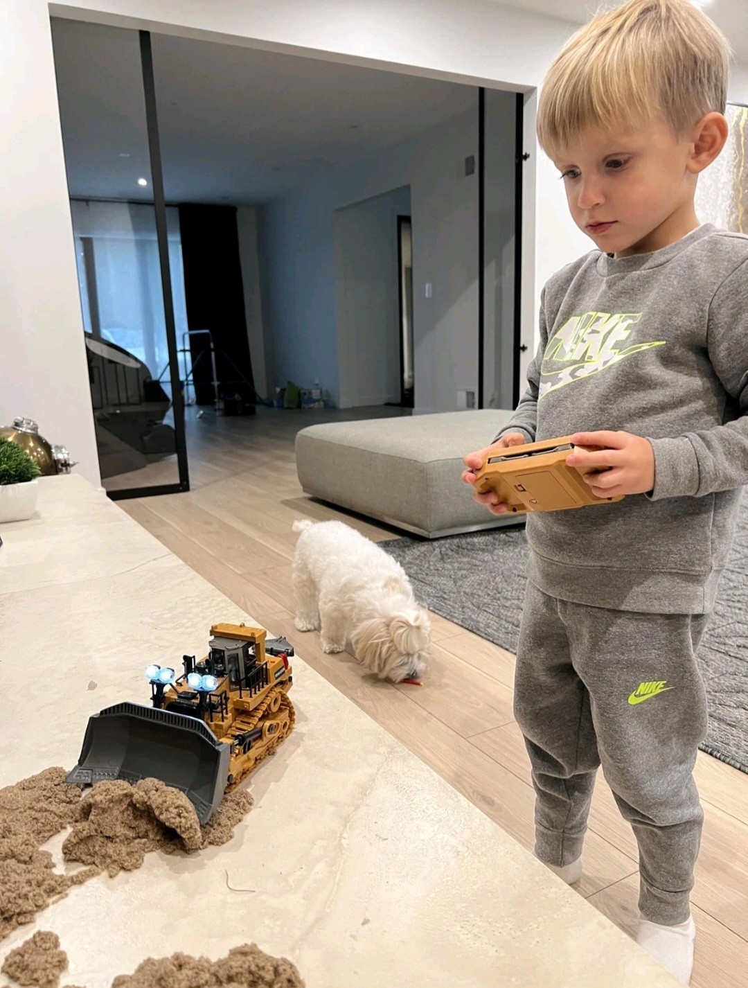 KIDMARKT Metal 9-Channel Remote Control RC Bulldozer Toy Tractor-Lights & Sounds