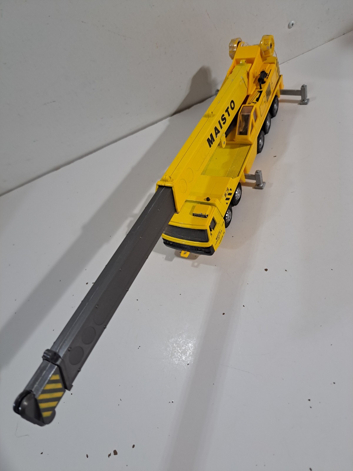 Maisto Powerline Die Cast Heavy Duty Friction Motor M78 Crane (Missing Hook)