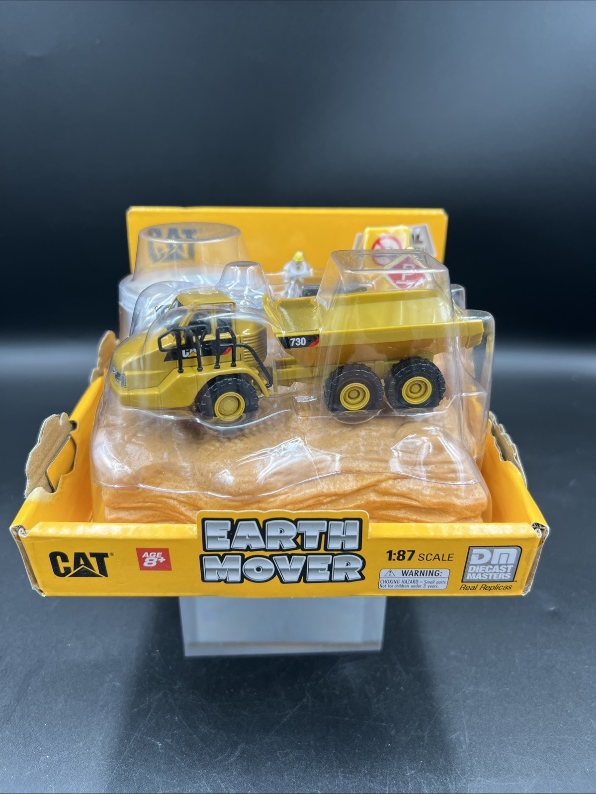 Diecast Masters 1:87 (HO) CAT 730 Articulated Truck with Accessories NEW Sealed