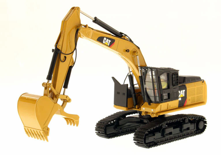 Diecast Masters 85923 Cat 568 GF Road Builder 1/50 Scale Diecast Model