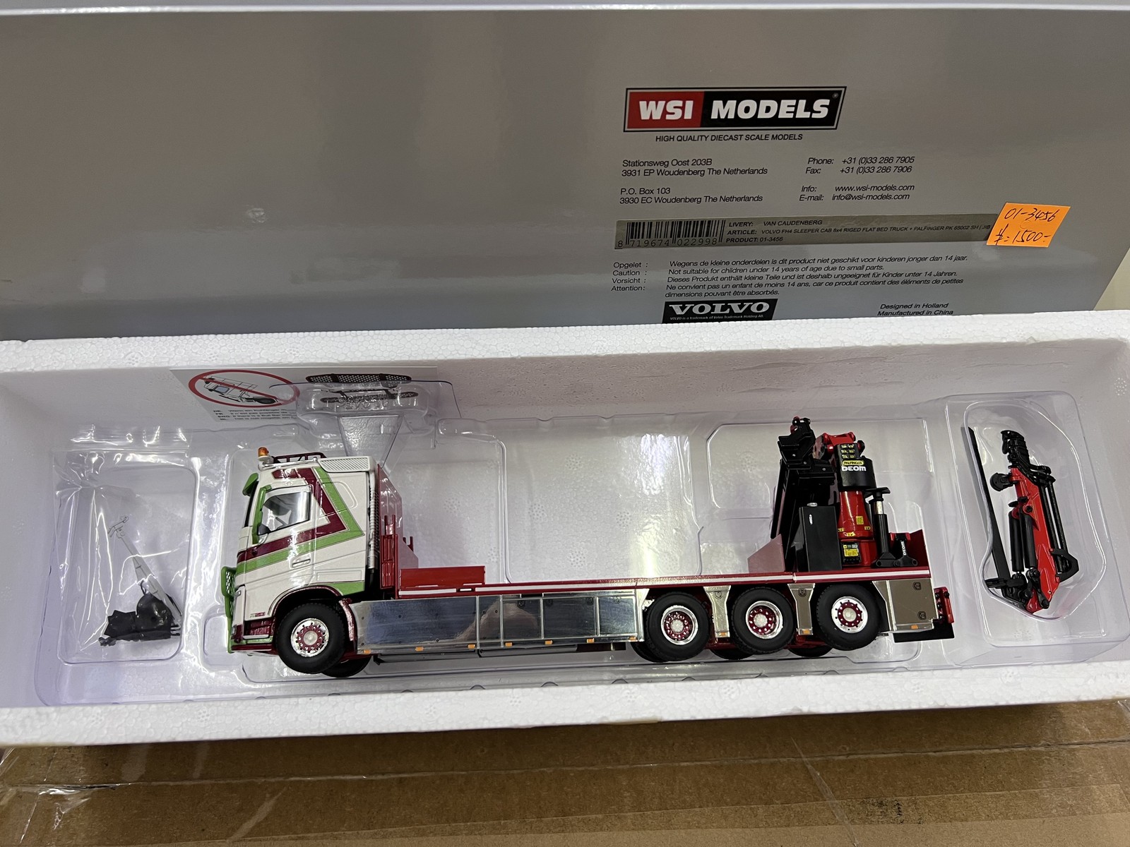 WSI 1:50 VOLVO FH4 8X4 PALFINGER Volvo Truck Mounted Crane Model 01-3456