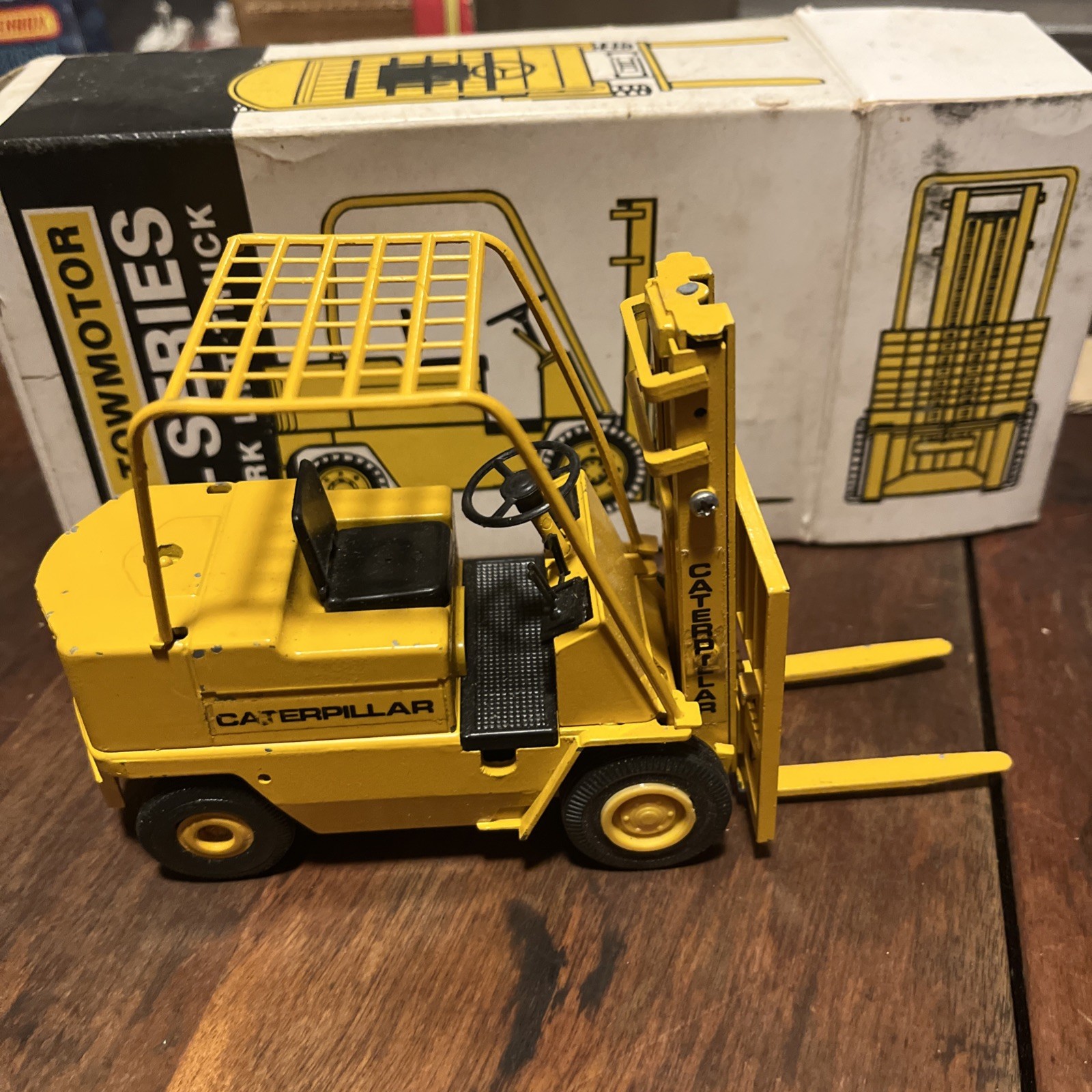 Caterpillar V60 Forklift – o/c – 1/25 – Gescha Damaged