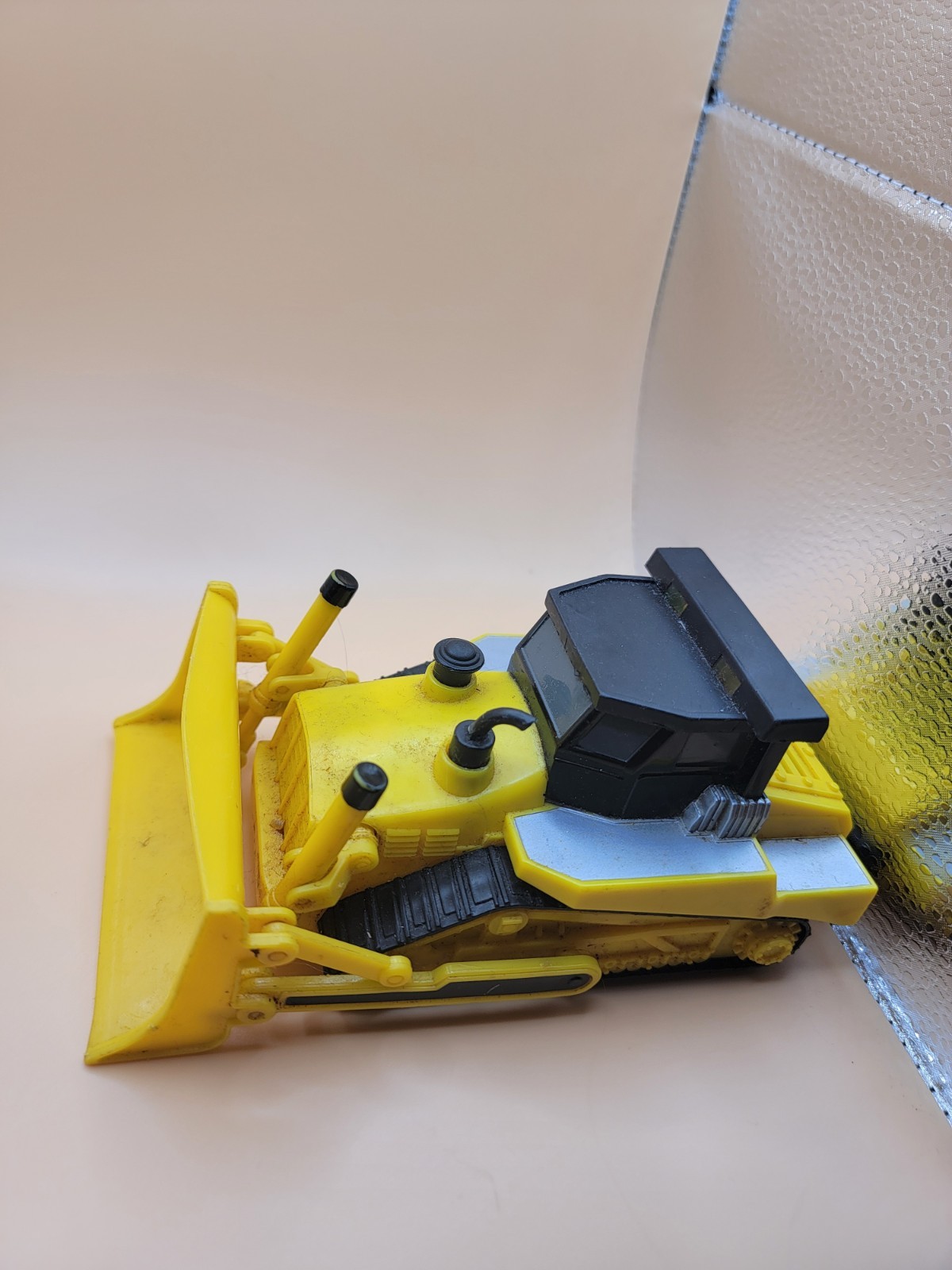 2008 Hasbro Tonka Sound / Noise Making Bull Dozer Tracker Toy