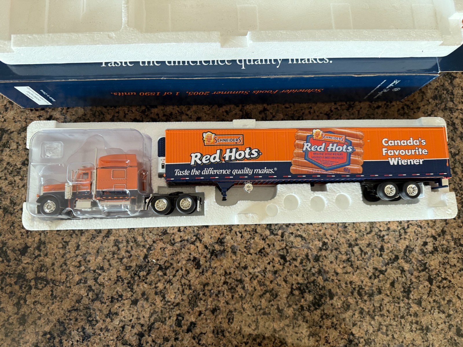 1/53 TONKIN PETERBILT SCHNEIDERS RED HOTS 2005 1/1890
