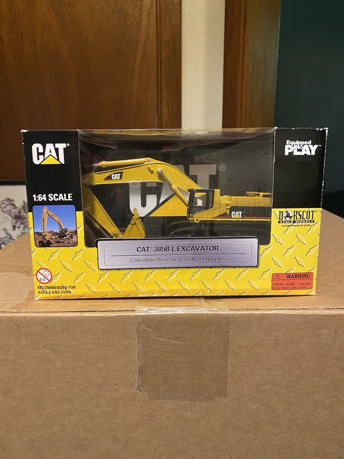 norscot caterpillar 1/64 385B L Excavator NIB 55300
