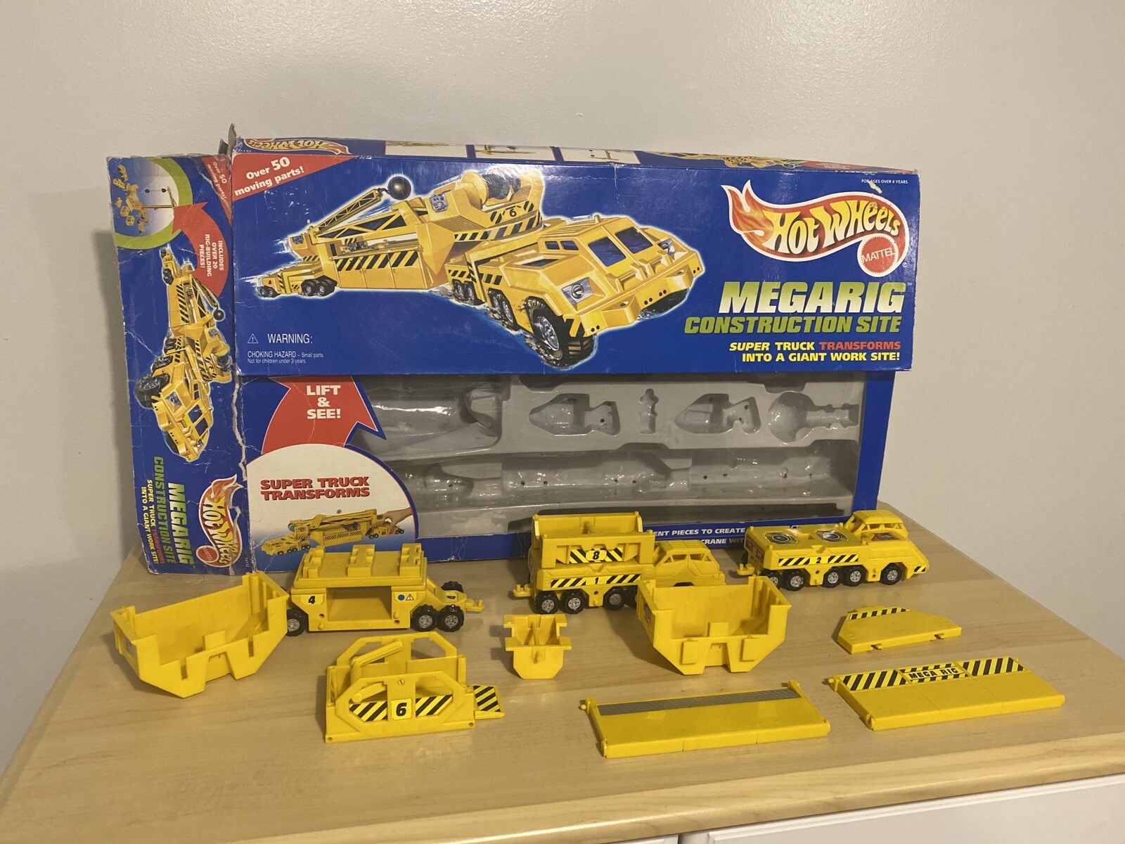 1996 Hot Wheels Mega-Rig In Box Construction Crane Machines Truck Play Set