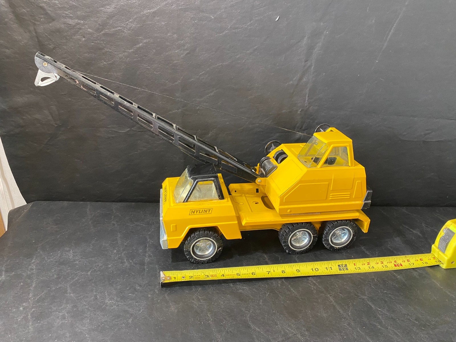 Nylint vintage yellow crane pressed steel large construction vehicle