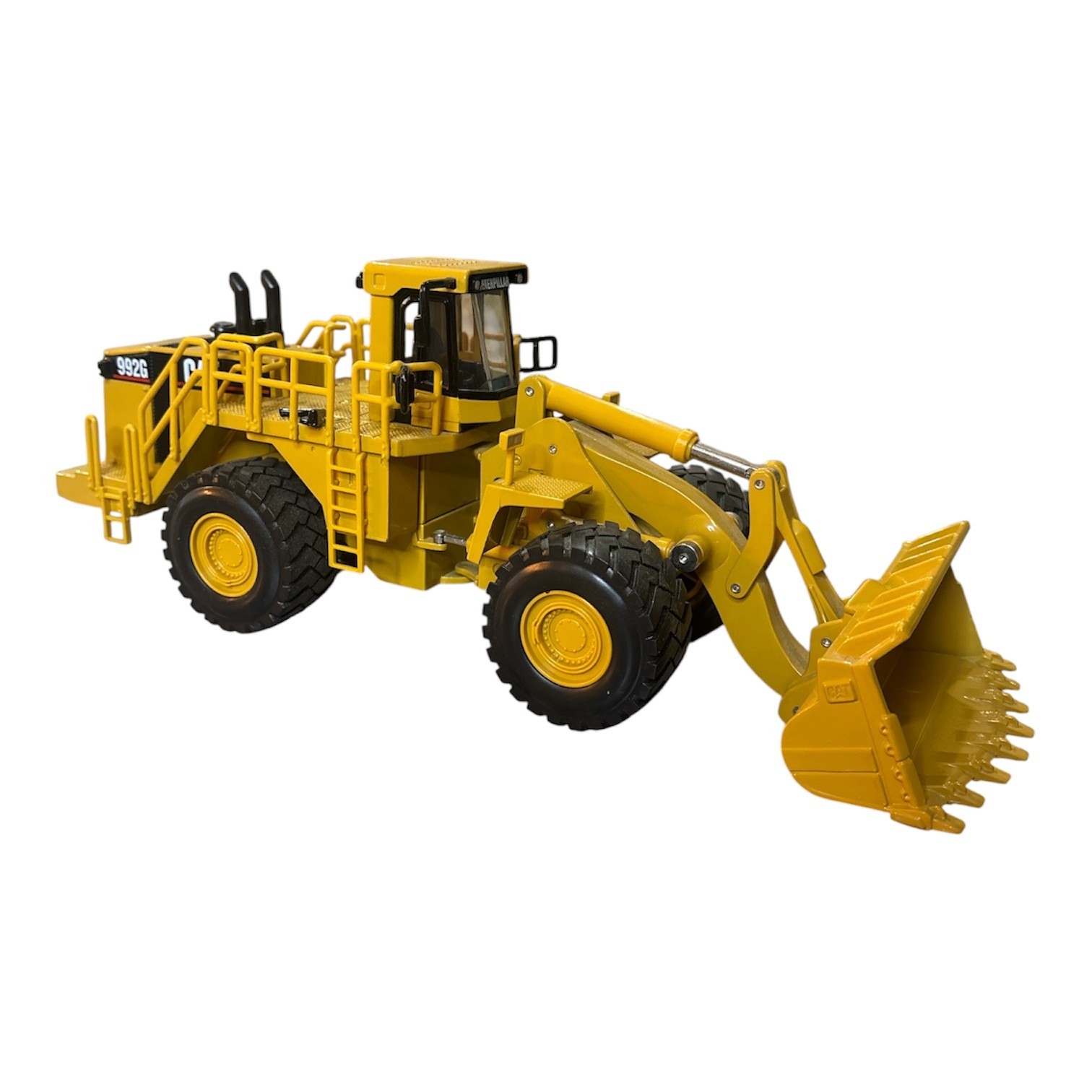 NORSCOT Yellow CAT 992G Wheel Loader 1:50 Scale Collectible Model.