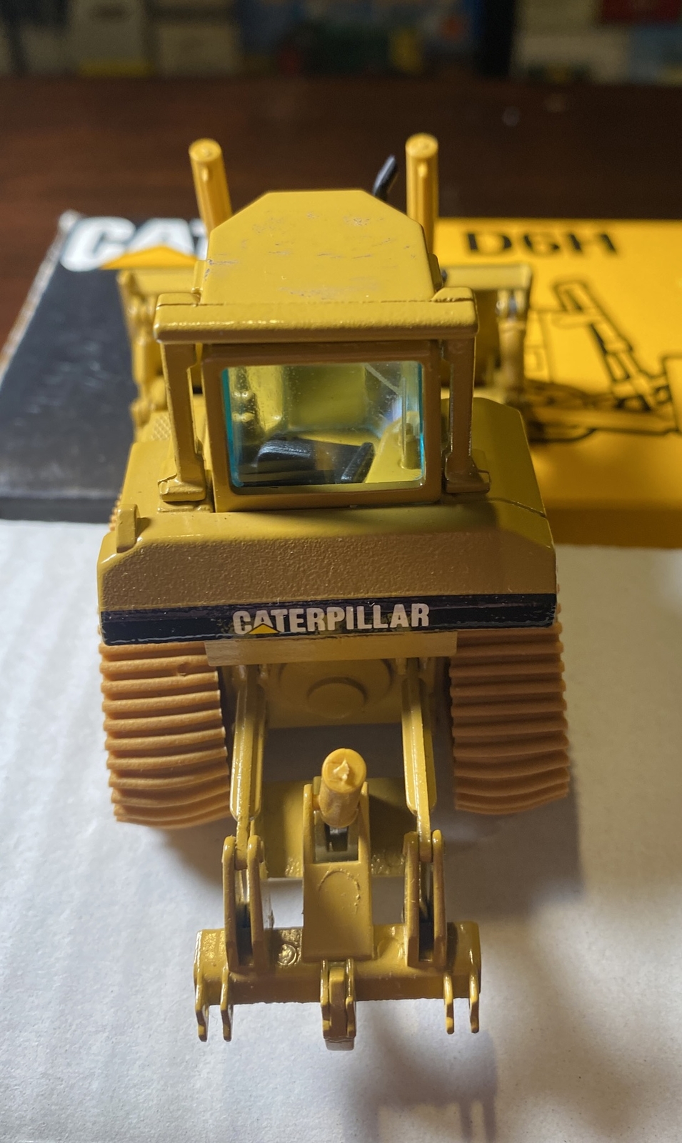 Conrad 1:50 Model No. 2851 Caterpillar D6H (Cat)