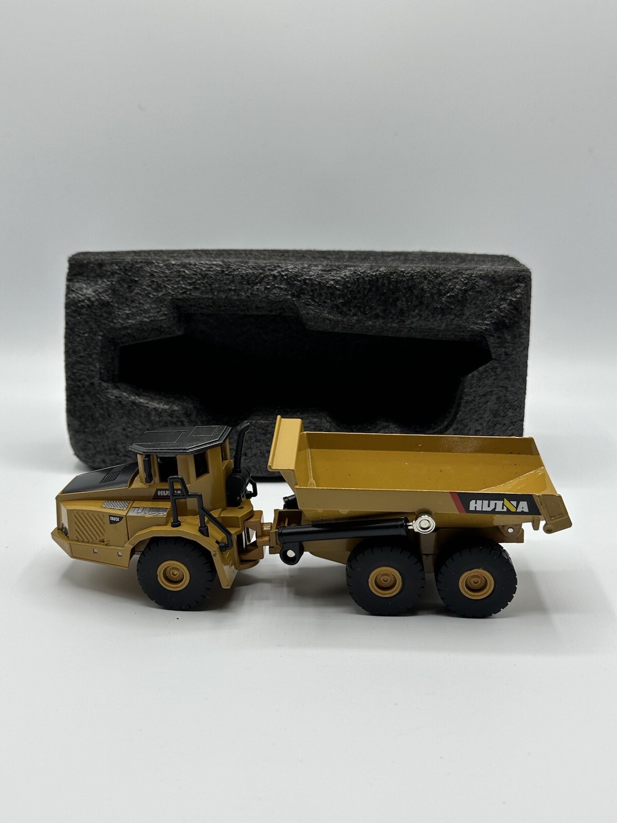 Huina Dump Truck Construction Die Cast Metal Truck