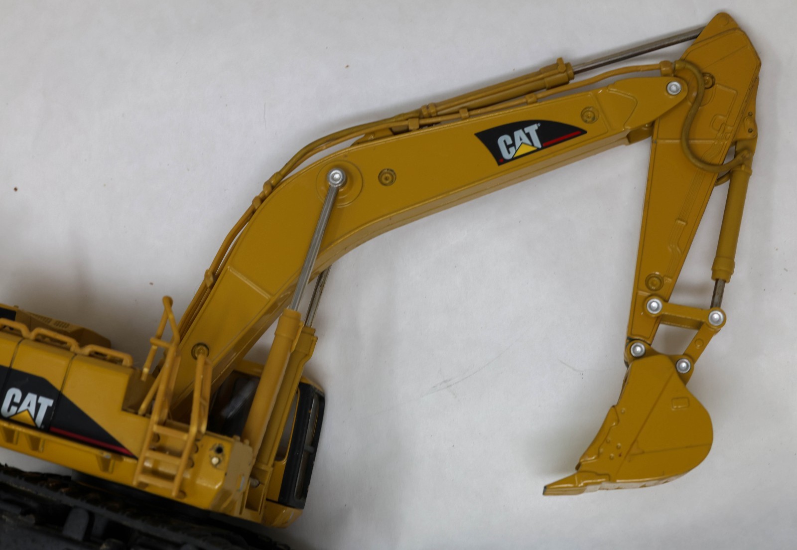 Preowned Norscot Caterpillar CAT 365BL Excavator Die-cast Model 1:50 Scale 55058