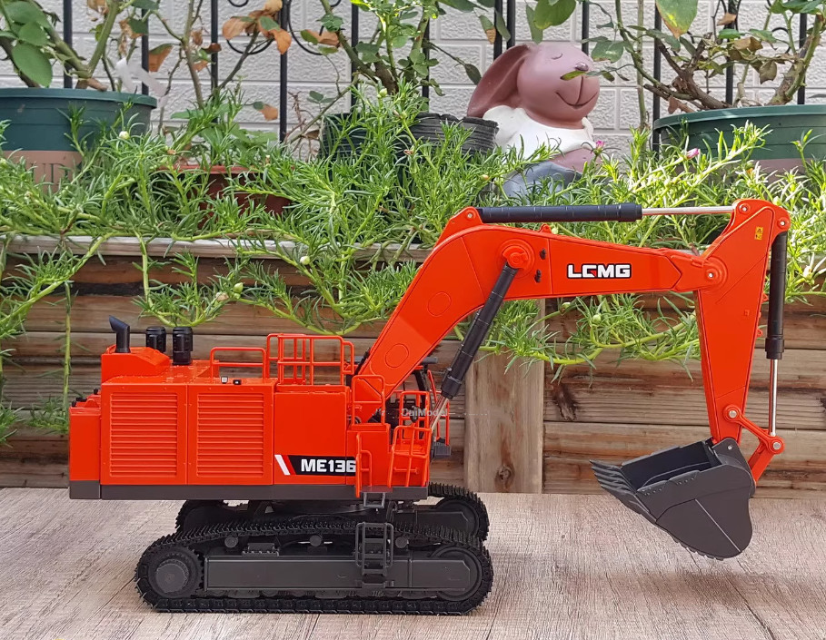 1:35 LGMG ME136 Mining Excavator Construction Machinery Equipment Diecast Model