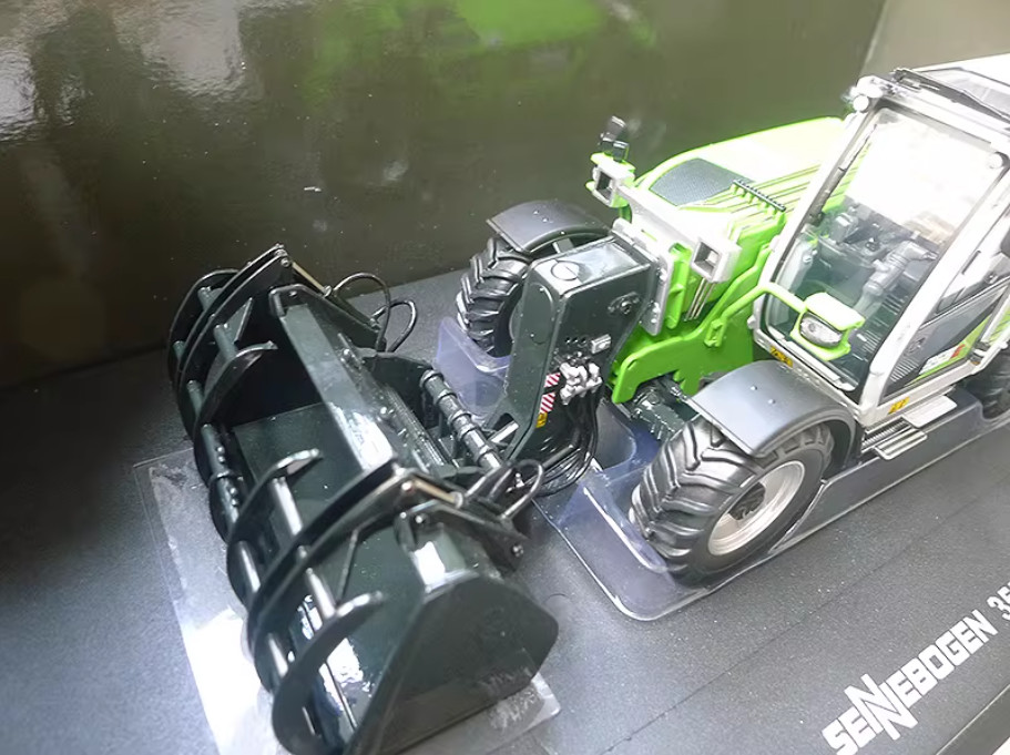1:32 UH Sennebogen Telehandler 355E Telescopic Telehandler Machine Diecast Model