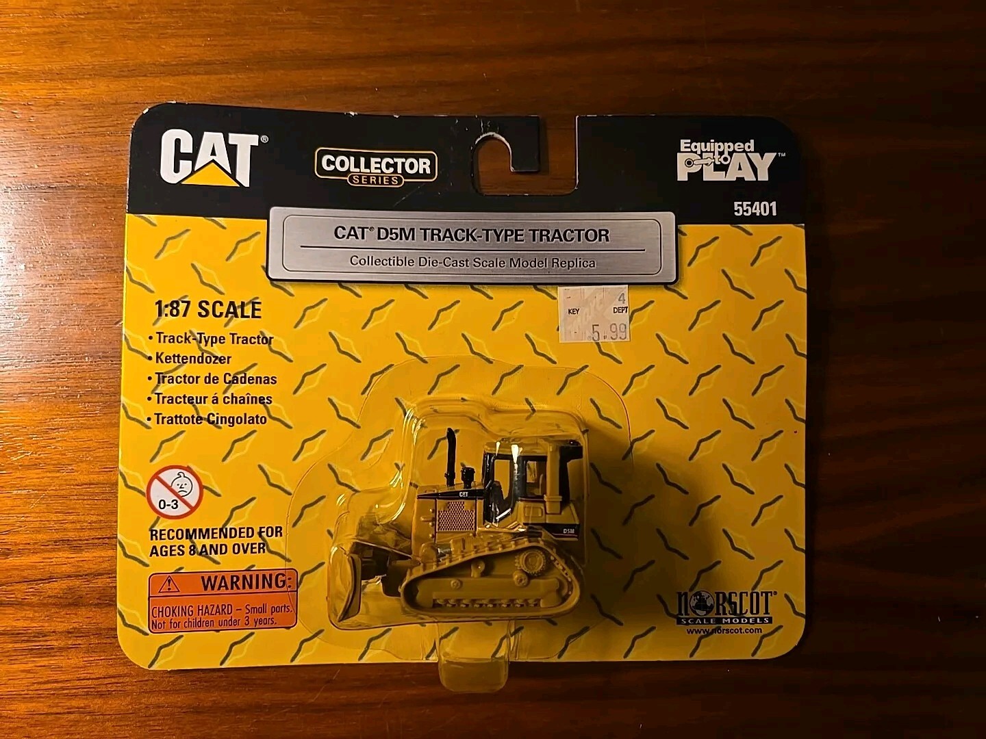 2005 Norscot Collector Series CAT Diecast D5M TRACK-TYPE TRACTOR 1:87 On Card