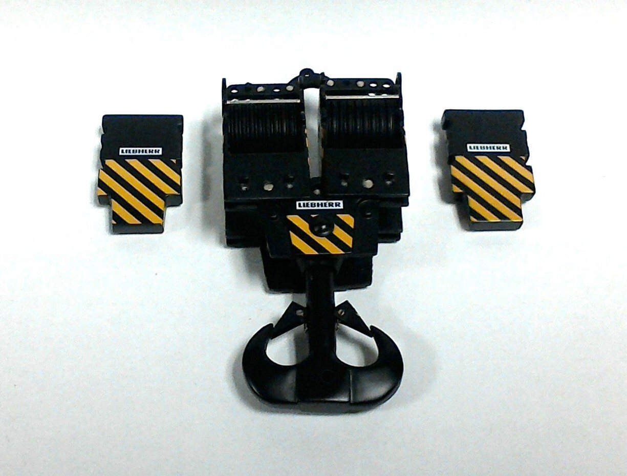 YCC 206 Hook block 450 Ton 18 Sheaves Yellow / Black – 1/50 Die-cast New