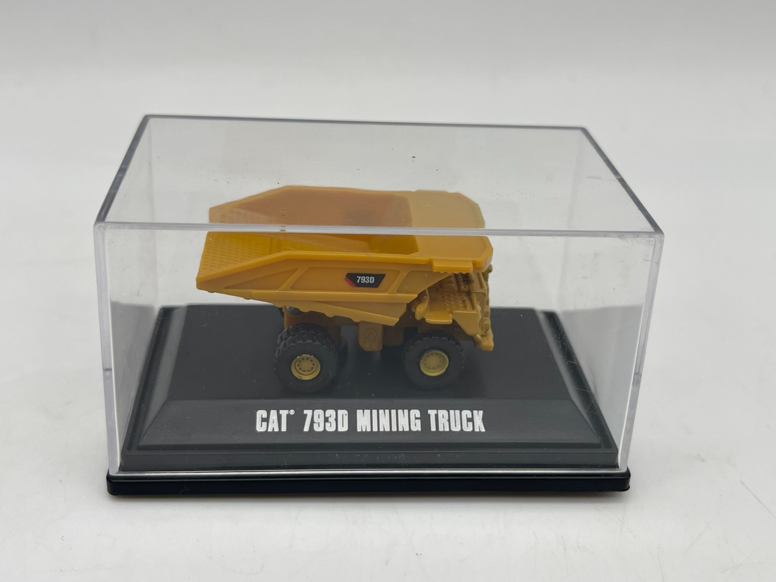 Norscot Scale Models Construction Mini’s CAT 7930 Mining Truck Figure In Case 2″