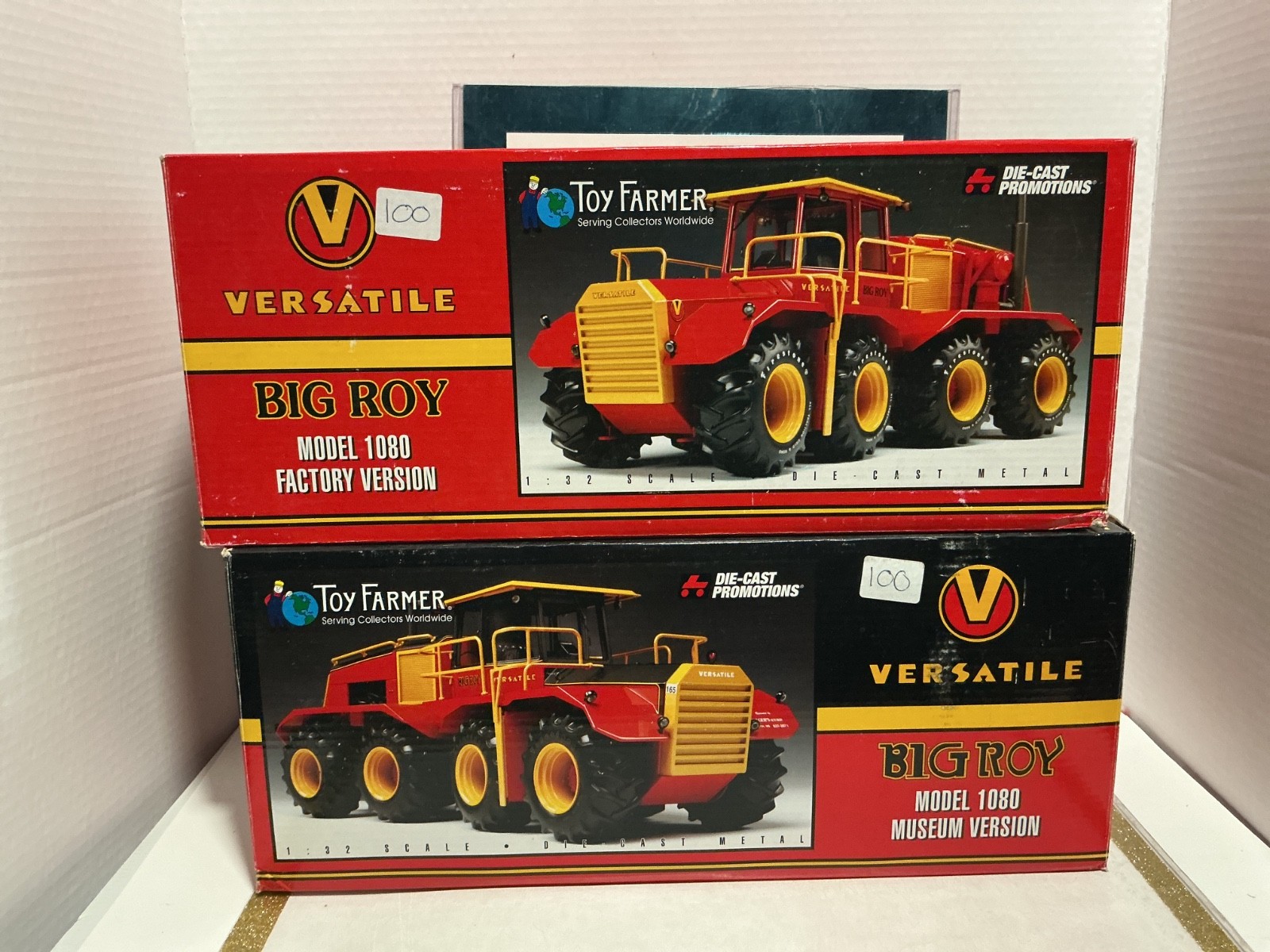 1/32 SET OF 2 – TOY FARMER VERSATILE BIG ROY MODEL 1080 FACTORY & MUSEUM VERSION