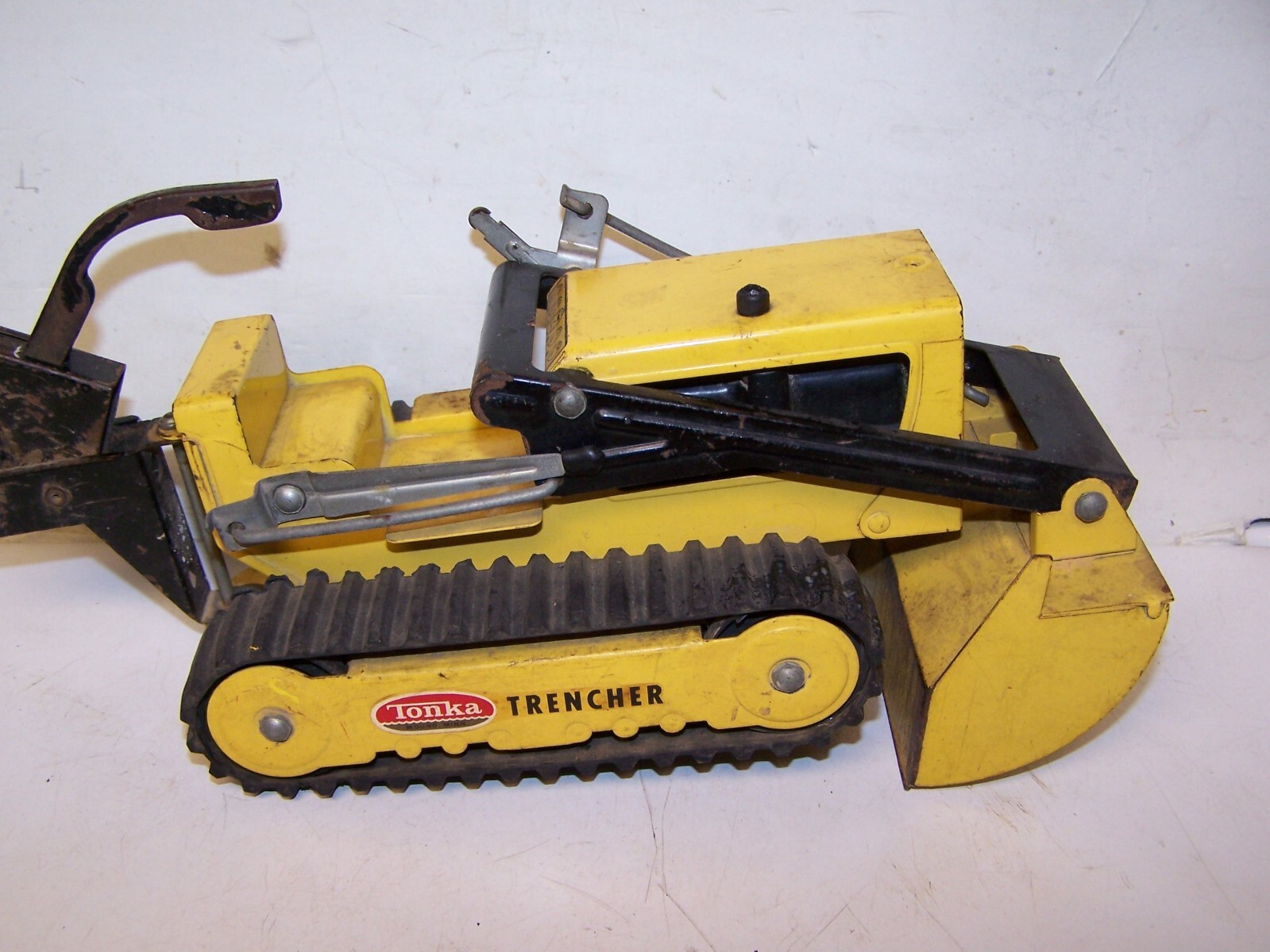 2 Vintage 1960s Tonka Trencher Backhoe Bulldozers TRACK LOADER