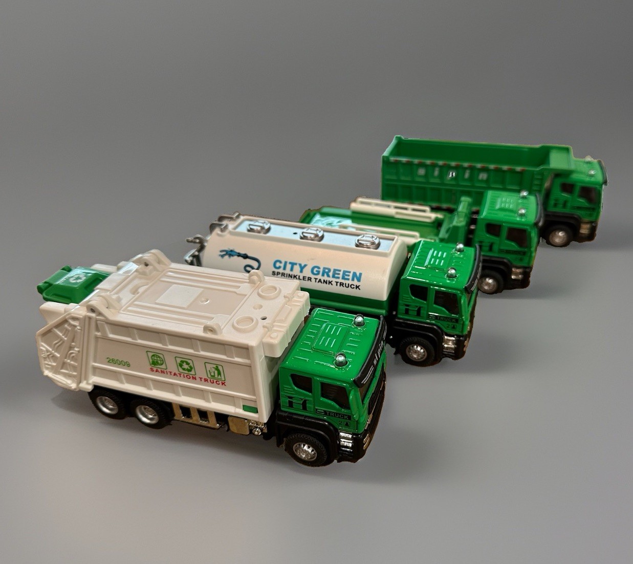 *Set of 4* Si Pin Alloy Die-Cast Construction Vehicles Toy Set Semi & Dump Truck