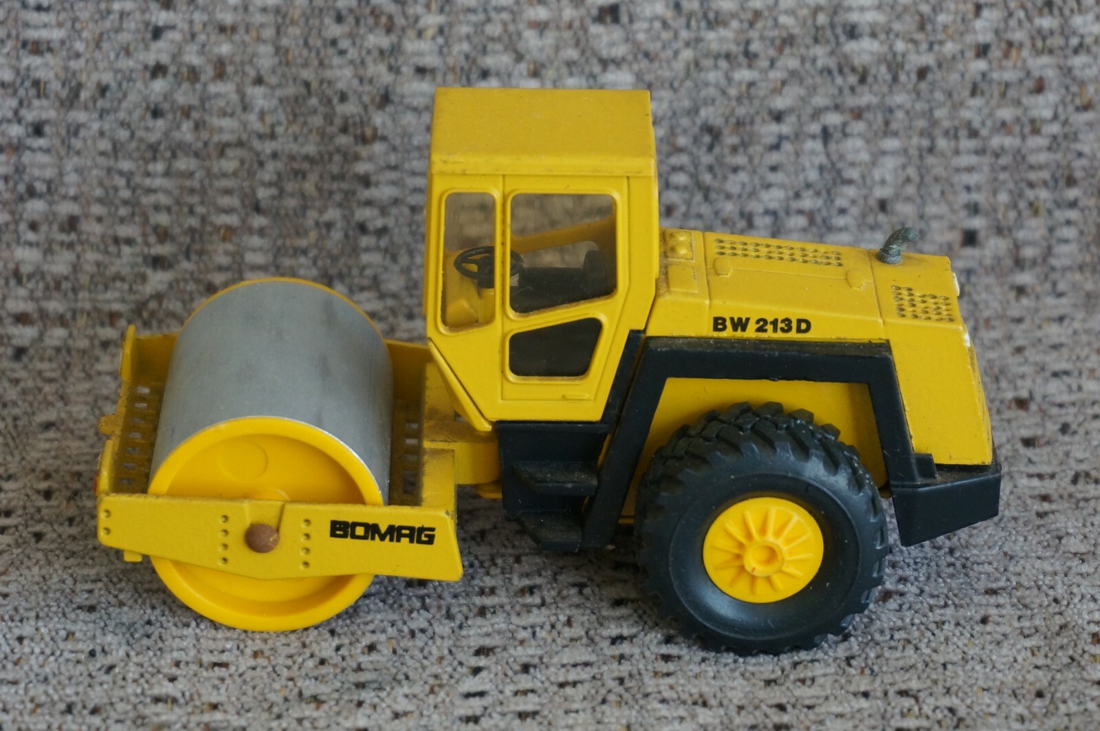 Conrad BOMAG BW 213D Single Drum Roller – 1:50 scale – West Germany