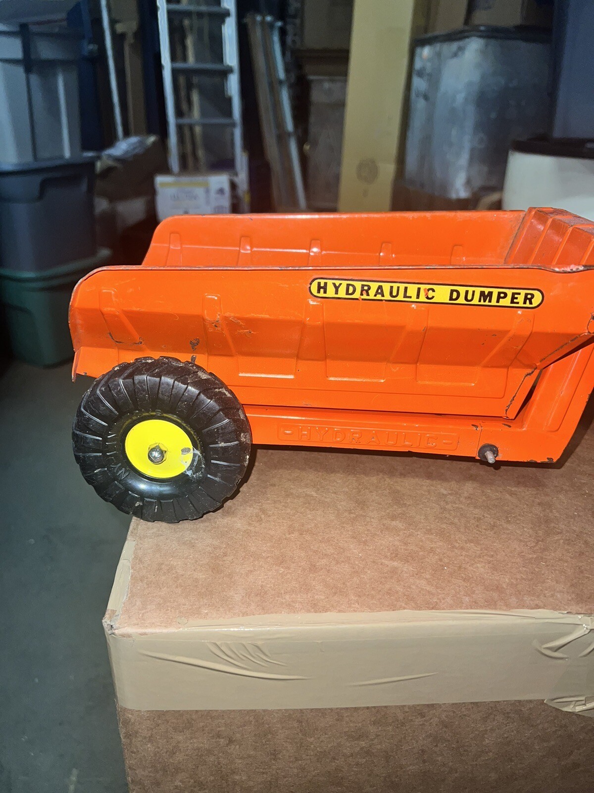 VINTAGE 1963 NYLINT 4600 HYDRAULIC dumper vehicle 23″ LONG original condition