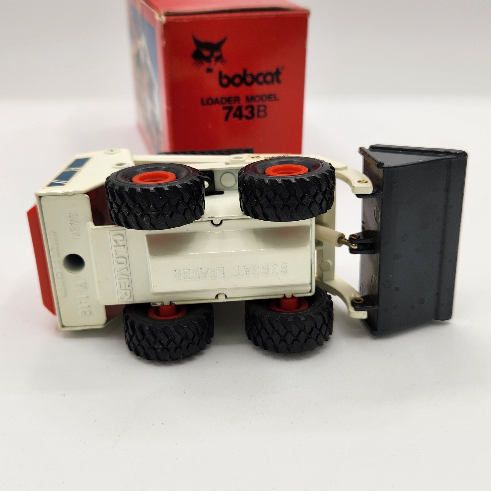 Bobcat 743B Skid-Steer Loader – Clover 1:19 Scale Diecast Model #4431 Vintage