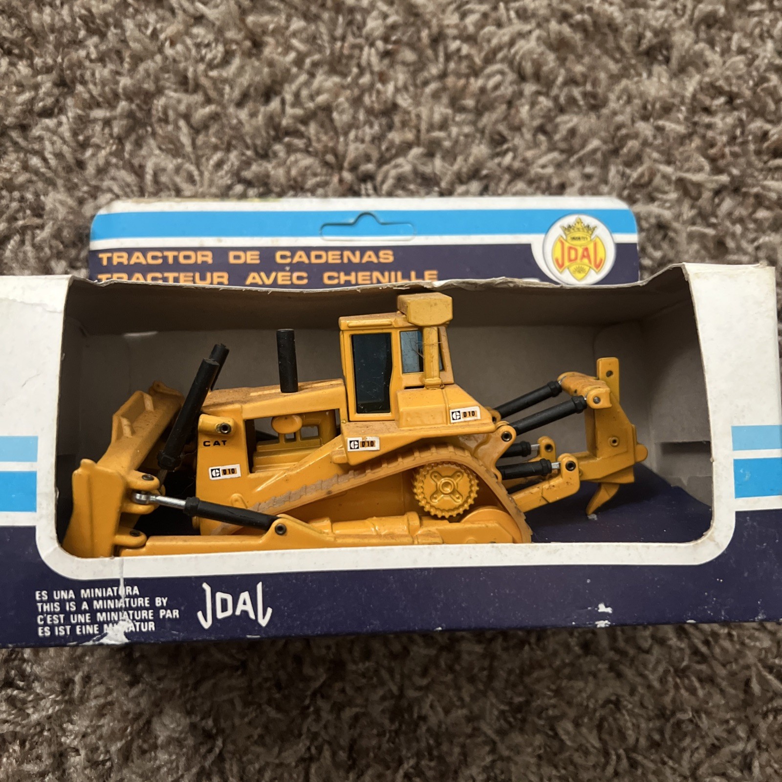 Joal 1/70 scale CATERPILLAR D-10 diecast Miniatures bulldozer No. 220 CAT