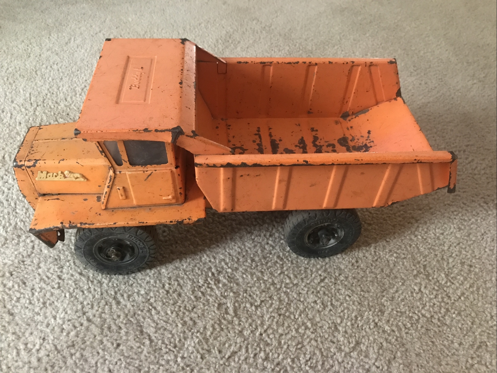 BUDDY L MACK ORANGE DUMP TRUCK PRESSED STEEL circa 1960’S Rare Single Axle